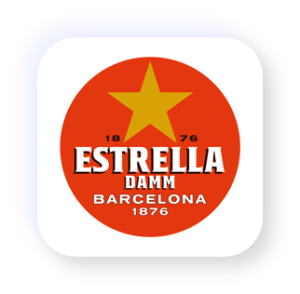 Ein roter Kreis mit einer gelben Stern in der Mitte und dem Text Estrella Damm Barcelona 1876 darunter.